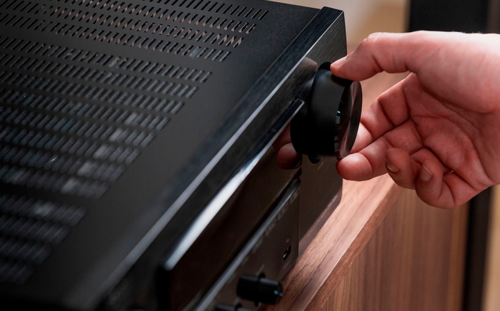 Denon DRA900H, receptor 8K 120W