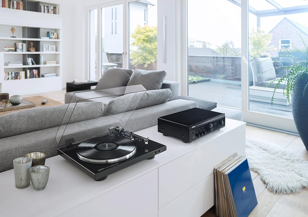 Denon DP300, giradiscos automático, 45 RPM, Sistema anti vibratorio, ecualizador Phono, Brazo recto.