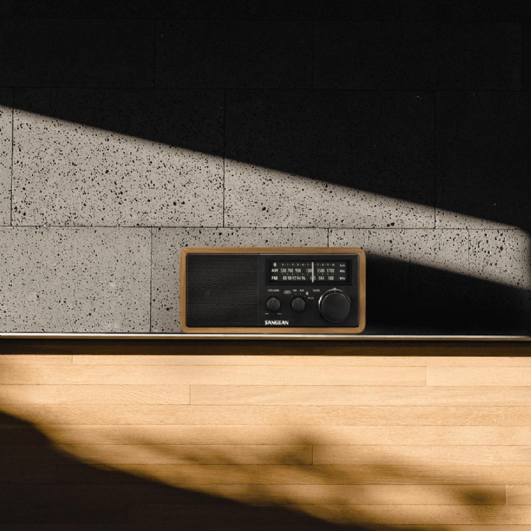 Sangean WR-11BT+, radio analógica de sobremesa