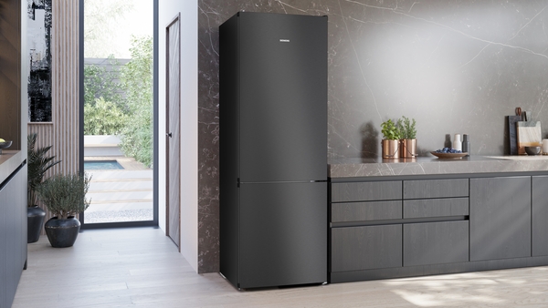 Siemens KG49NVXCG, frigorífico combinado de libre instalación, 203 x 70 cm, acero negro antihuellas, iQ300