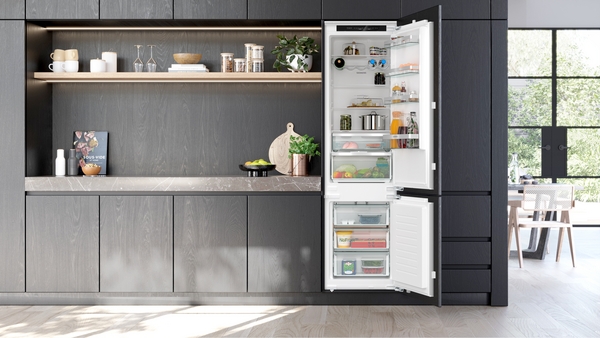 Siemens KI96NVFD0, frigorífico combinado integrable, inox, no frost, 194 x 56 cm, iQ300, clase D
